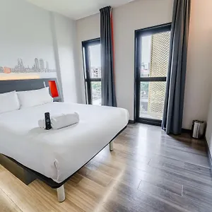 Easyhotel Barcelona Fira Hotel L'Hospitalet de Llobregat